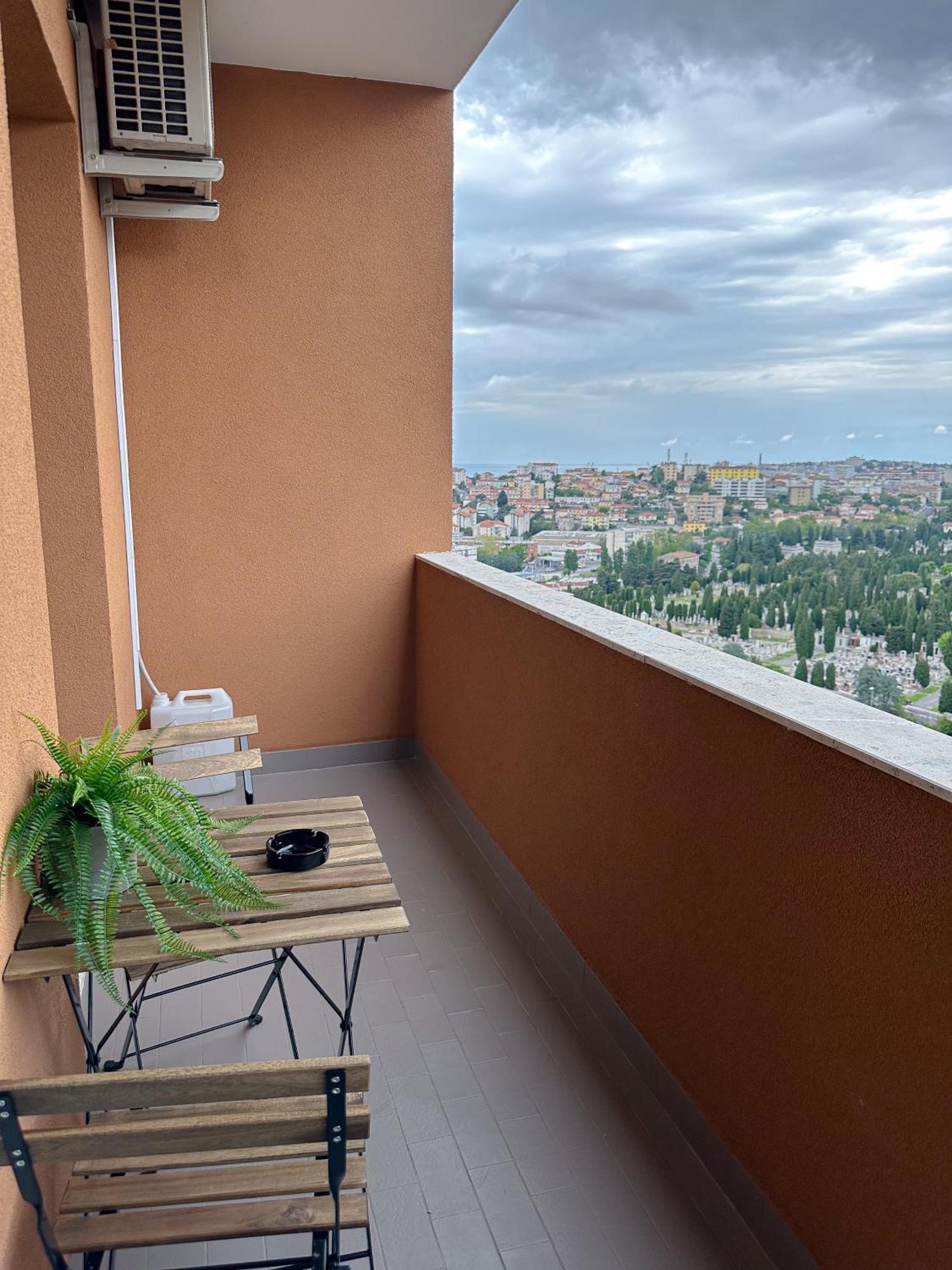 Bora Scura Apartment Triëst Buitenkant foto